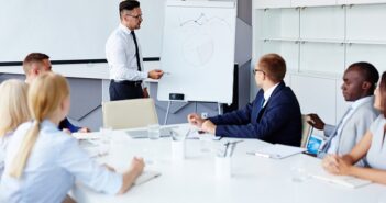 Immer mehr Arbeitgeber setzen auf Weiterbildung Immer mehr Arbeitgeber setzen auf Weiterbildung