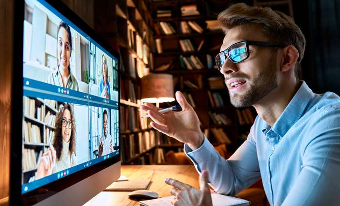 Es steht außer Frage, dass sich die Unternehmen anpassen müssen. ( Foto: Shutterstock - insta_photos )