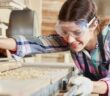 Chancen für Frauen im Handwerk (Foto: Adobe Stock- Robert Kneschke)