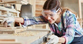 Chancen für Frauen im Handwerk (Foto: Adobe Stock- Robert Kneschke)