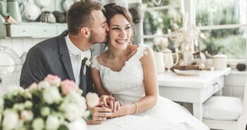 Sonderurlaub zur Hochzeit: Arbeitsrechtliche Regelungen beachten ( Foto: Adobe Stock-Martina Fenske)