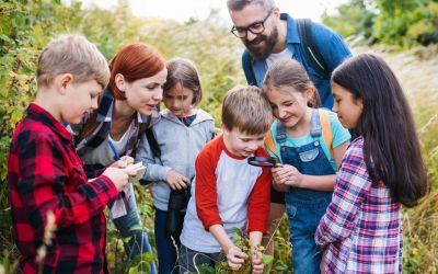 Das Berufsbild des Erziehers beinhaltet heutzutage auch die Förderung von Inklusion und interkultureller Bildung. (Foto: AdobeStock - Halfpoint 291518868)