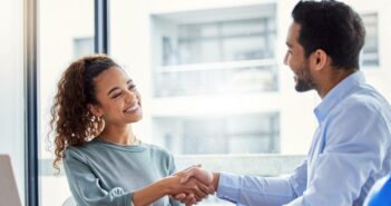 Arbeitnehmerüberlassung: Definition, Vorteile , Rechte und Pflichten Arbeitnehmerüberlassung: Definition, Vorteile , Rechte und Pflichten (Foto: AdobeStock - 608135742 Beaunitta Van Wykpeopleimages)