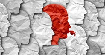Missstände melden: Unternehmen müssen Hinweisgebersysteme einrichten Neue Pflicht: Mittelgroße Firmen müssen Whistleblower (Foto: AdobeStock - freshidea 295721813)