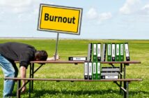 Ausgebrannt am Arbeitsplatz: Burnout (Foto: AdobeStock - 45360255 Gabriele Rohde)
