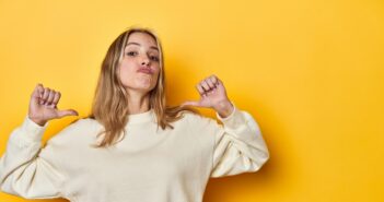 Unter den Narzissten gibt es Männer und Frauen. (Foto: AdobeStock_629044529 Asier)