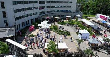 Über 900 Besucher feiern erfolgreiches Firmenjubiläum bei Soloplan Internationales Flair und kulinarische Höhepunkte beim (Foto: Soloplan GmbH - Software für Logistik und Planung)