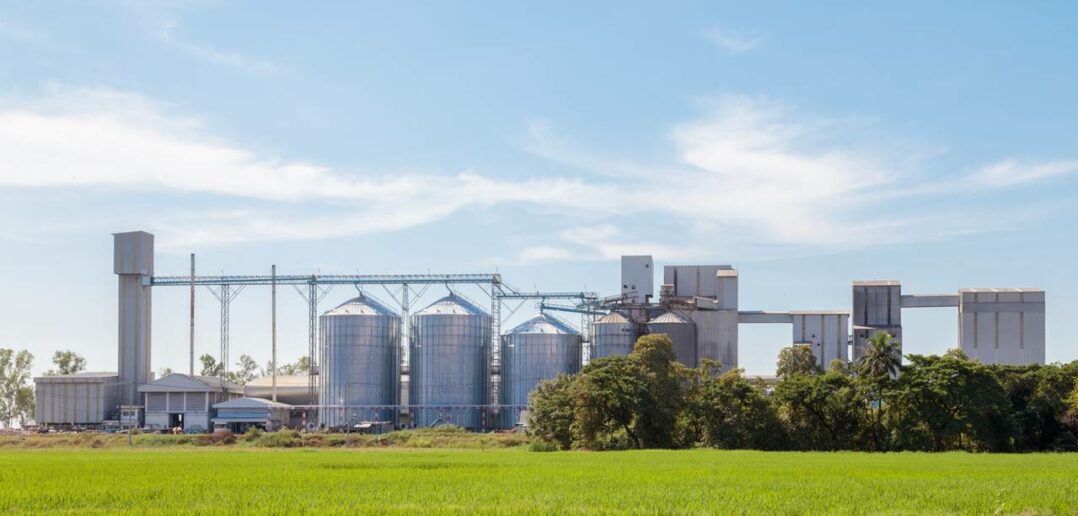 Kriselnder Stahlstandort Deutschland: Ein Blick auf die derzeitigen Multi-Herausforderungen und potenziellen Folgen (Foto: AdobeStock 1118534790 gumpapa)