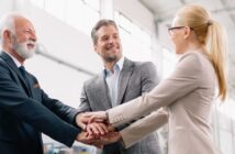 Arbeitgebermarke als Wettbewerbsvorteil: Nachhaltige Werbeartikel als Teil moderner Personalstrategien (Foto: AdobeStock - JustLife - 344394803)