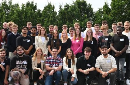 37 Nachwuchskräfte starten ihre Ausbildung bei L.I.T. Gruppe (Foto: L.I.T. Gruppe)