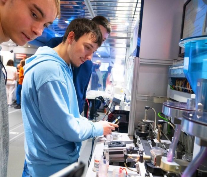 Modell der Smart Factoryfür Schülerinnen und Schüler (Foto: Baden-Württemberg Stiftung gGmbH)