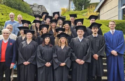 FHM Waldshut und Akademie Säckingen verabschieden 25 duale (Foto: Fachhochschule des Mittelstands (FHM) Bielefeld)