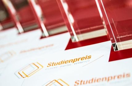 Studienpreis 2026 würdigt innovative digitale Fernstudienprojekte mit gesellschaftlicher (Foto: mueller-witte.de)